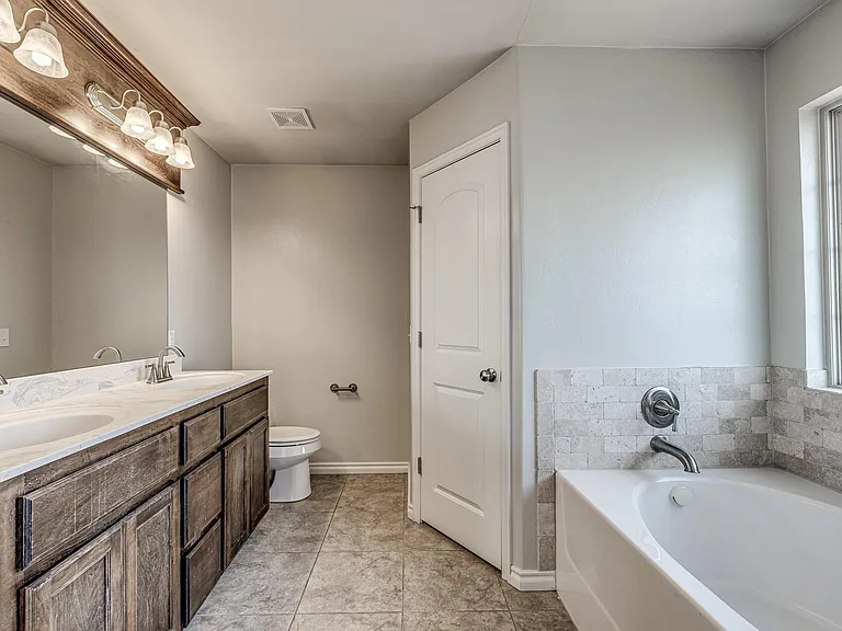 3305 NW 161st St — Photo 14