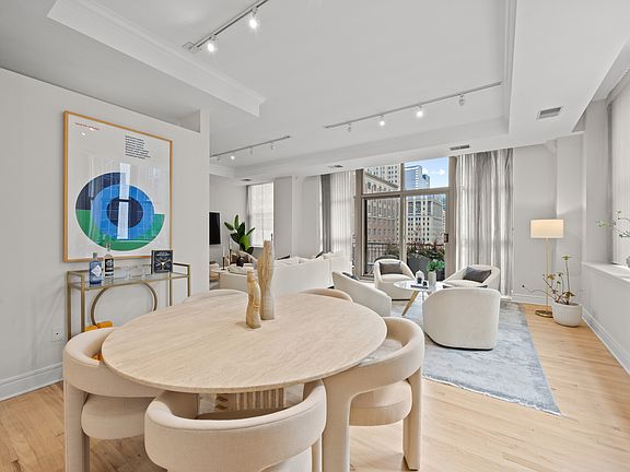 4th image of 212 W Washington St APT 1705