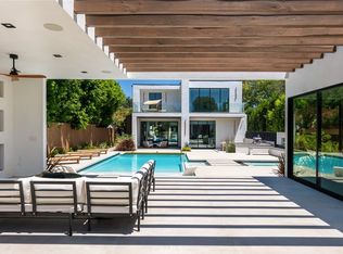 22930 Dolorosa St, Woodland Hills, CA 91367