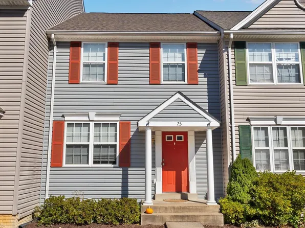 25 Quarterpole Ct, Warrenton, VA 20186