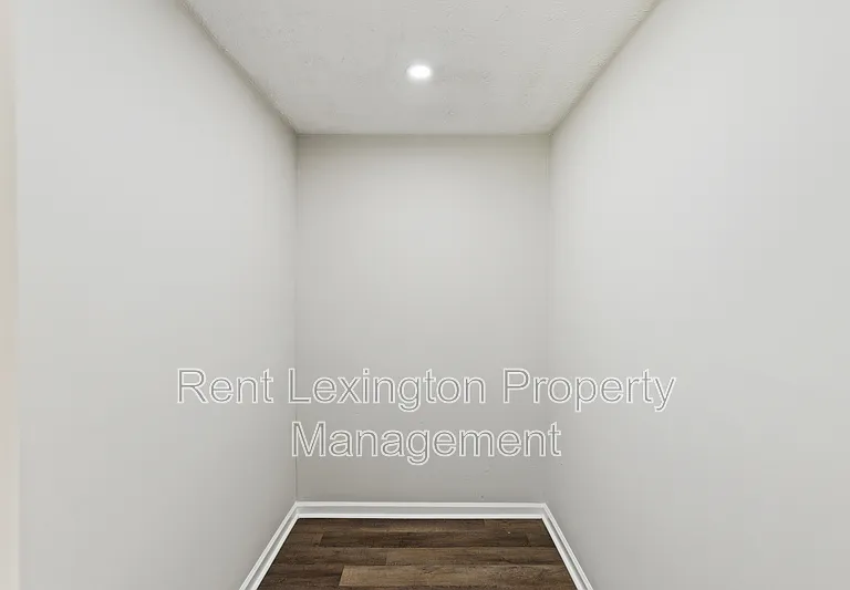 604 Hi Crest Dr — Photo 13