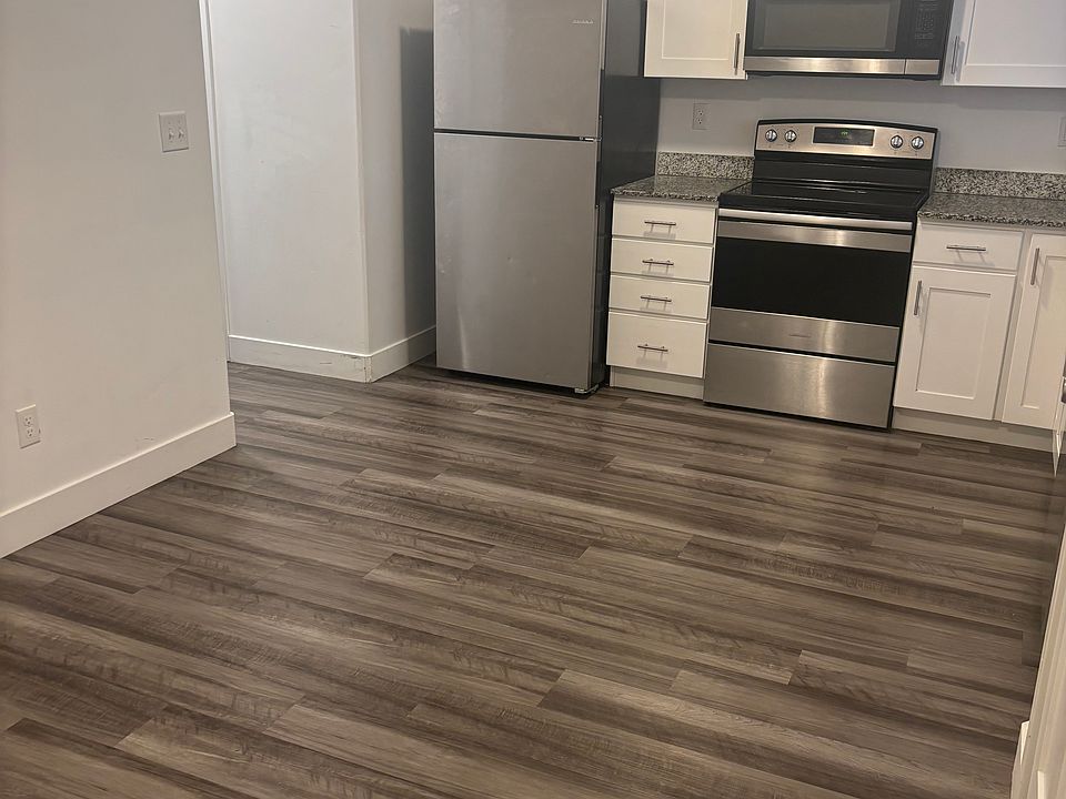 1st image of 611 Shay Ln