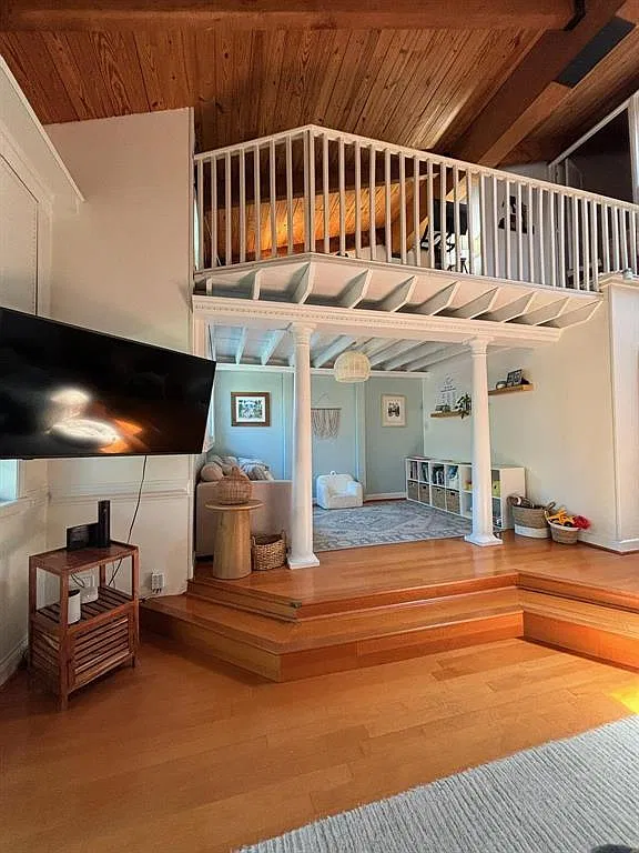 3 bed, 2.5 bath, 1346 sqft, $4,400 — Photo 4
