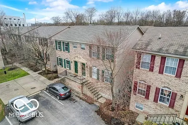 3083 Armory Dr — Photo 6
