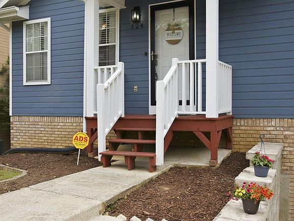 4th image of 124 Brently Woods Dr