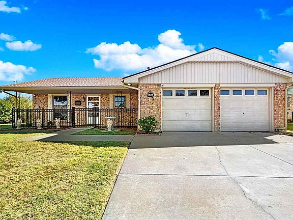 2nd image of 1809 NW Crosby Park Cir
