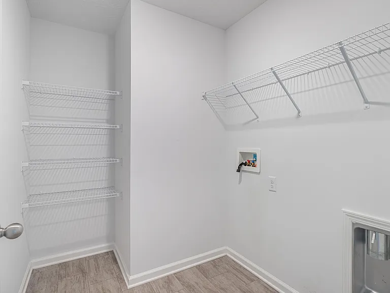 4000 Summit Ct — Photo 28