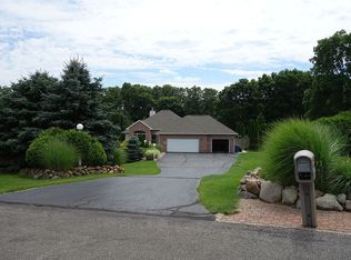 7957 Saint James Ave, Kalamazoo, MI 49009