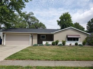 223 Barberry Dr, Berea, OH 44017
