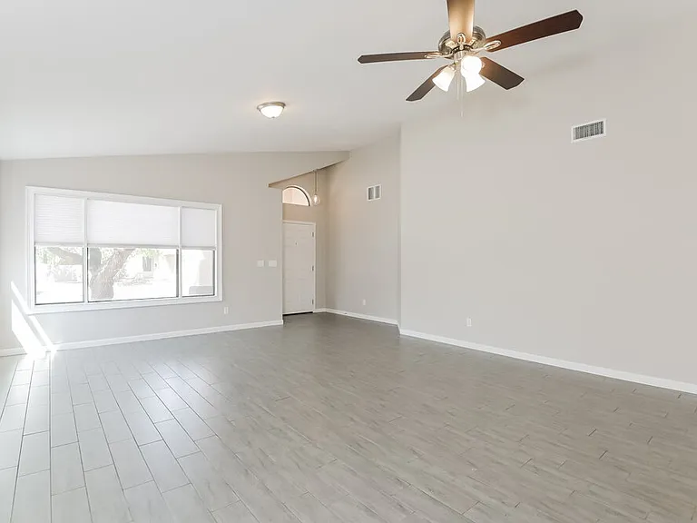 8868 N Hersey Way — Photo 4