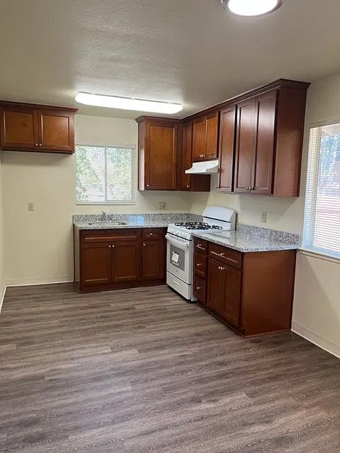 2 bed, 815 sqft, $1,875 — Photo 2