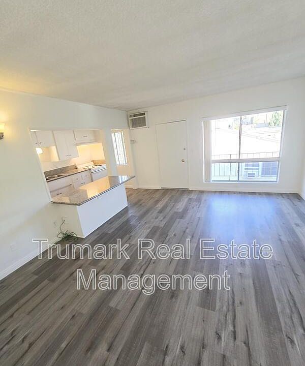 1st image of 1121 E Palmer Ave APT 7
