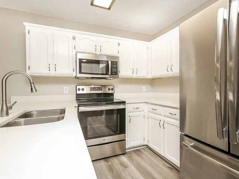 309 Cedar Park Cir — Photo 7