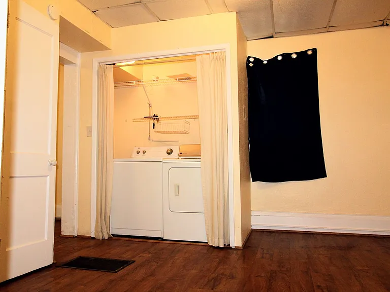 1021 College Ave — Photo 11
