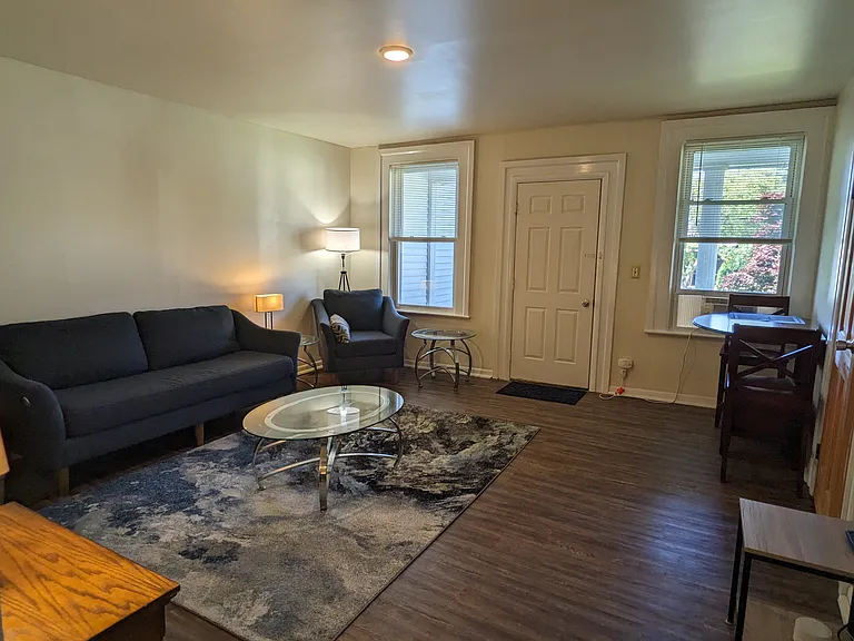33 N Main St #B — Photo 2