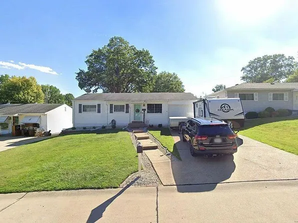 4020 Redland Dr, Saint Louis, MO 63125