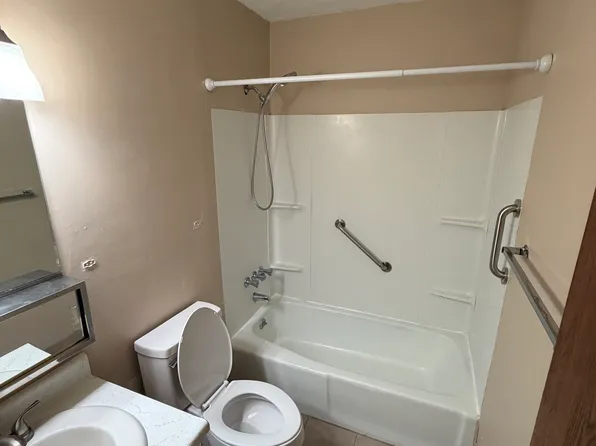 1244 N Johnson Ave #B, Alliance, OH 44601