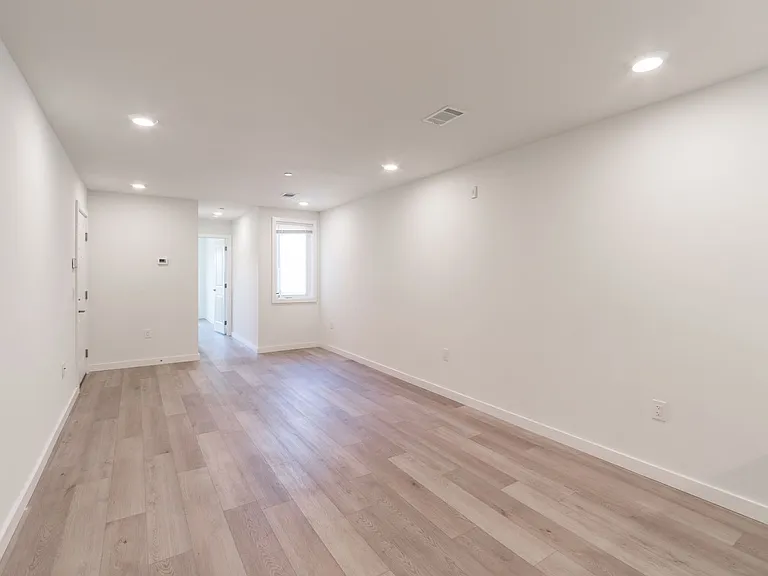 3102 N Broad St — Photo 4