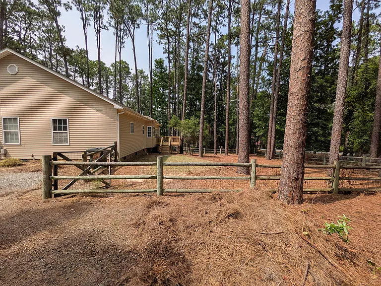 475 Crestview Rd — Photo 49