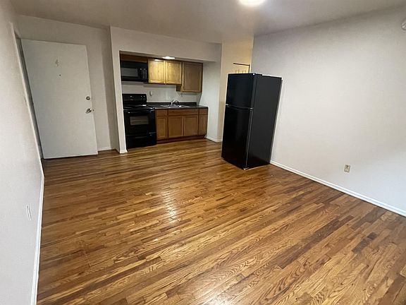2nd image of 131-135 Kinsey Ave #10871542