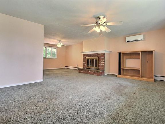 4th image of 17 Lynn Ln