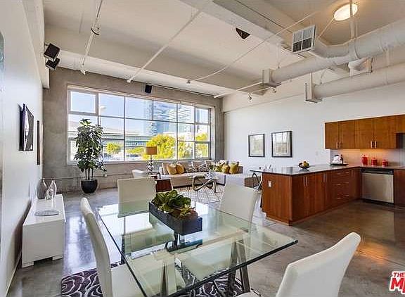 3rd image of 1130 S Flower St APT 214