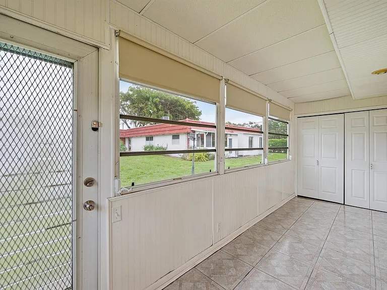 28 Seville Dr #B — Photo 20