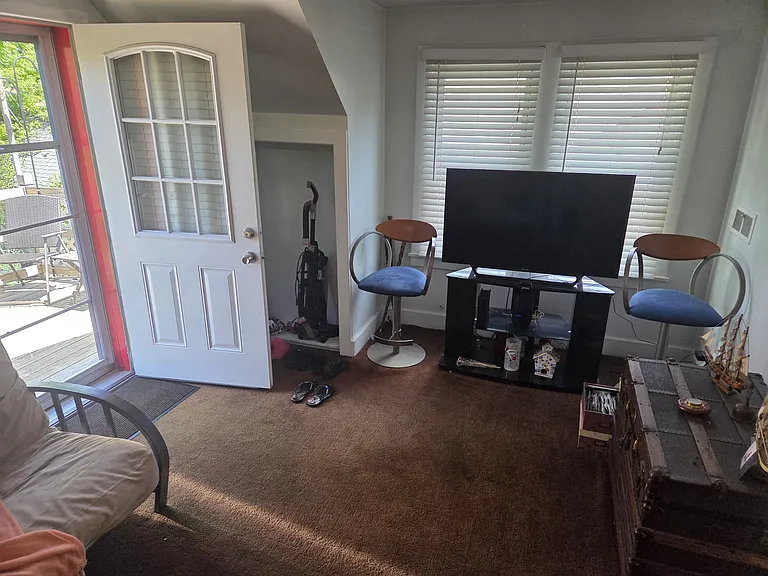 Livingroom w/ Door to deck