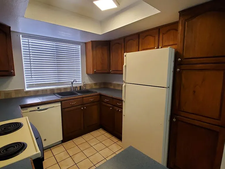 839 S Westwood St #180 — Photo 12