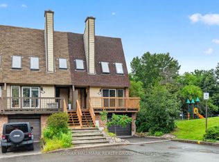 1427 Forge St, Ottawa, ON K1T 2V2