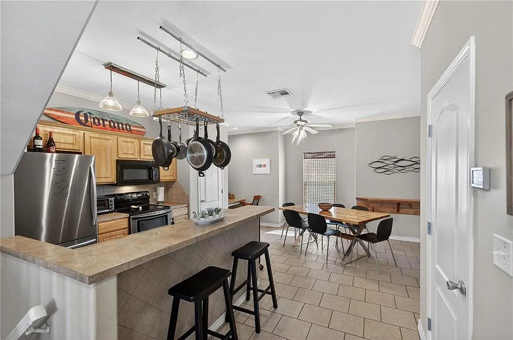 14202 Encantada Ave — Photo 4