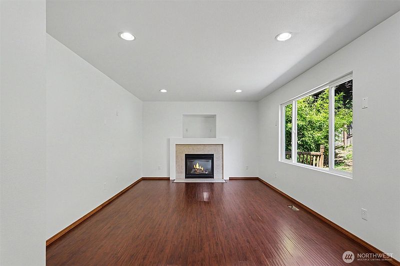 5th image of 18663 Rainier View Road SE