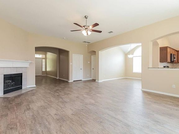 2nd image of 716 San Antonio Trl #1007