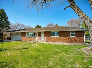 2017 W Westbrook Dr, Peoria, IL 61614