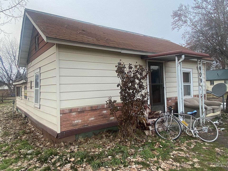 1st image of 909 S Wardwell Ave