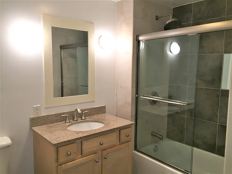 1 S Astor St #302 — Photo 8