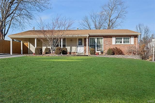 2nd image of 901 Salem Way