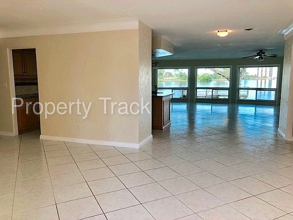 4th image of 8129 Causeway Blvd S