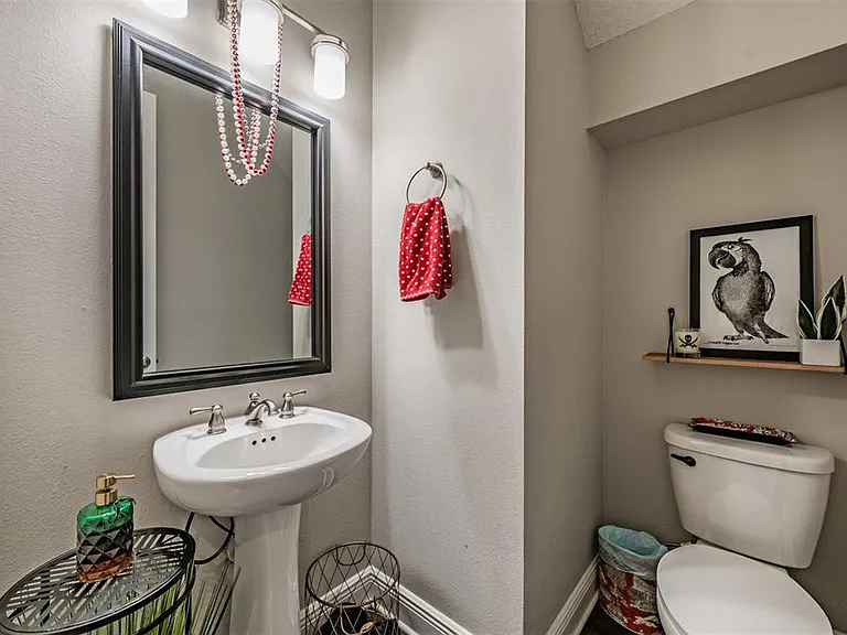 3007 W Palmira Ave — Photo 12