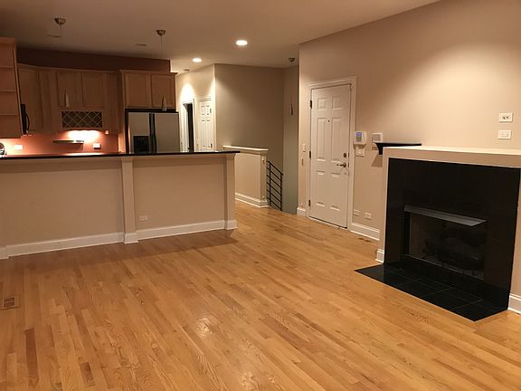 2nd image of 524 N Hermitage Ave