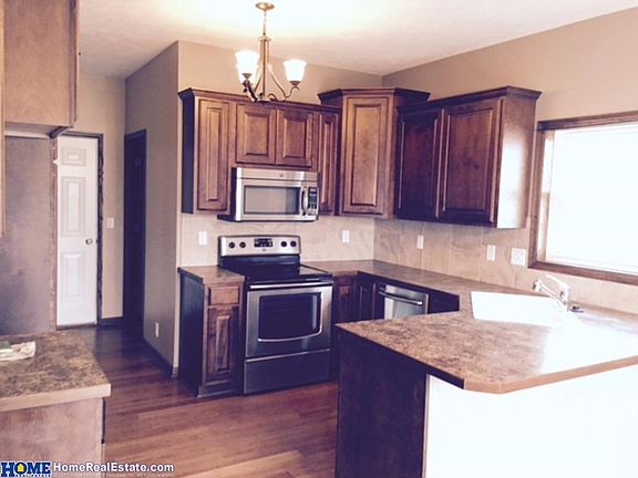 4th image of 9020 Berg Dr