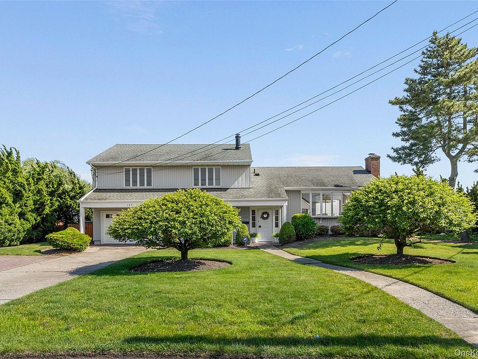 1st image of 167 Secatogue Lane W