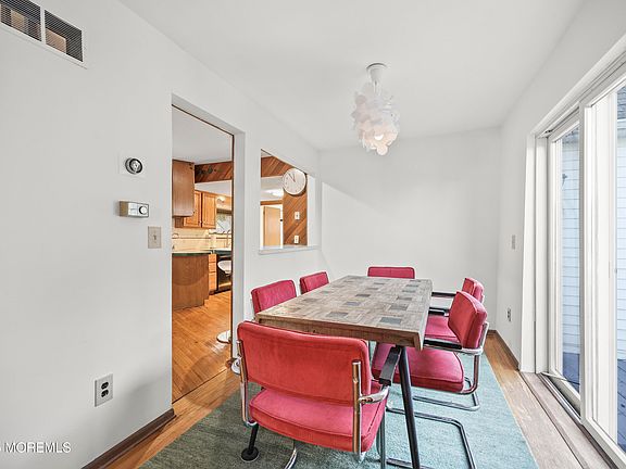 4th image of 28 Florence Avenue