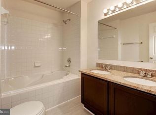 13122 Kidwell Field Rd, Herndon, VA 20171