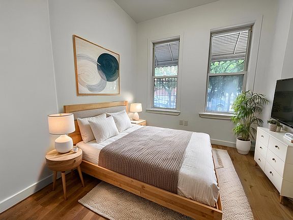 5th image of 155 Evergreen Ave APT 1L