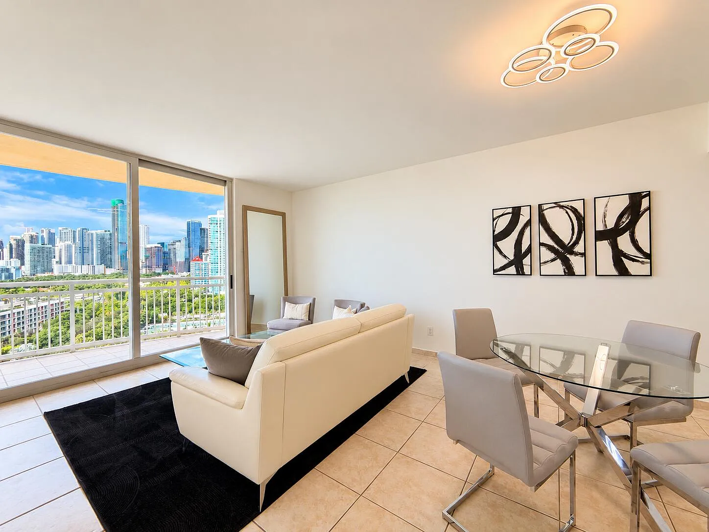 1 bed, 1.0 bath, 850 sqft, $3,500 — Photo 2