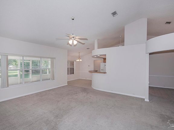 4th image of 3411 Riverina Dr