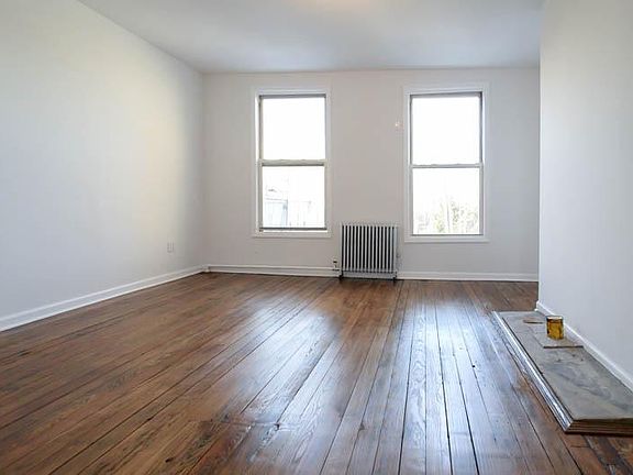 5th image of 245 Nassau Ave