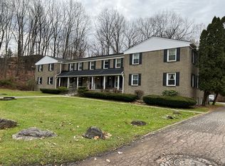 201-203 S Elruth Ave #205, Girard, OH 44420