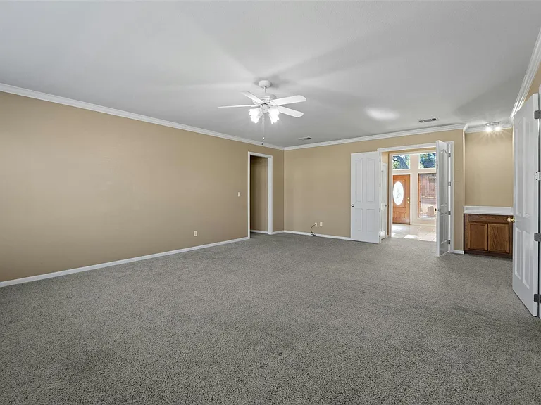 1001 Chickory Ct — Photo 12